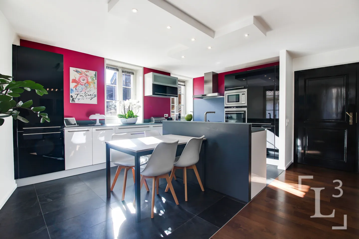 4.5 rooms in the heart of the old town, 100m from the lake! - Photo 5 of 13