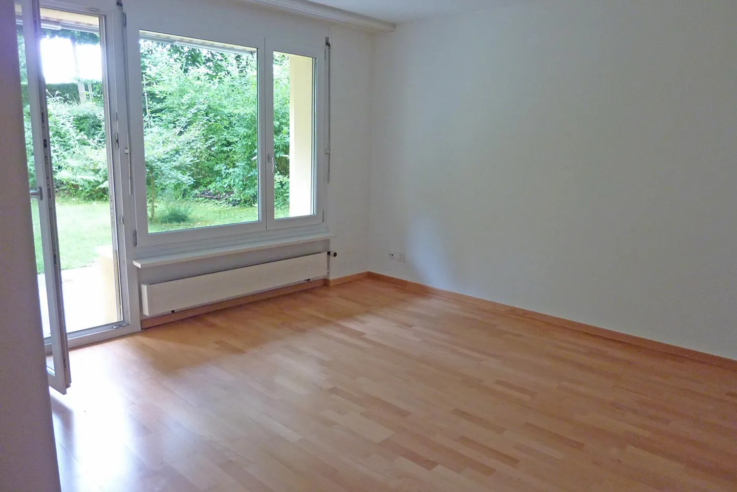 Living in a quiet residential area in rural surroundings - Photo 2 of 6
