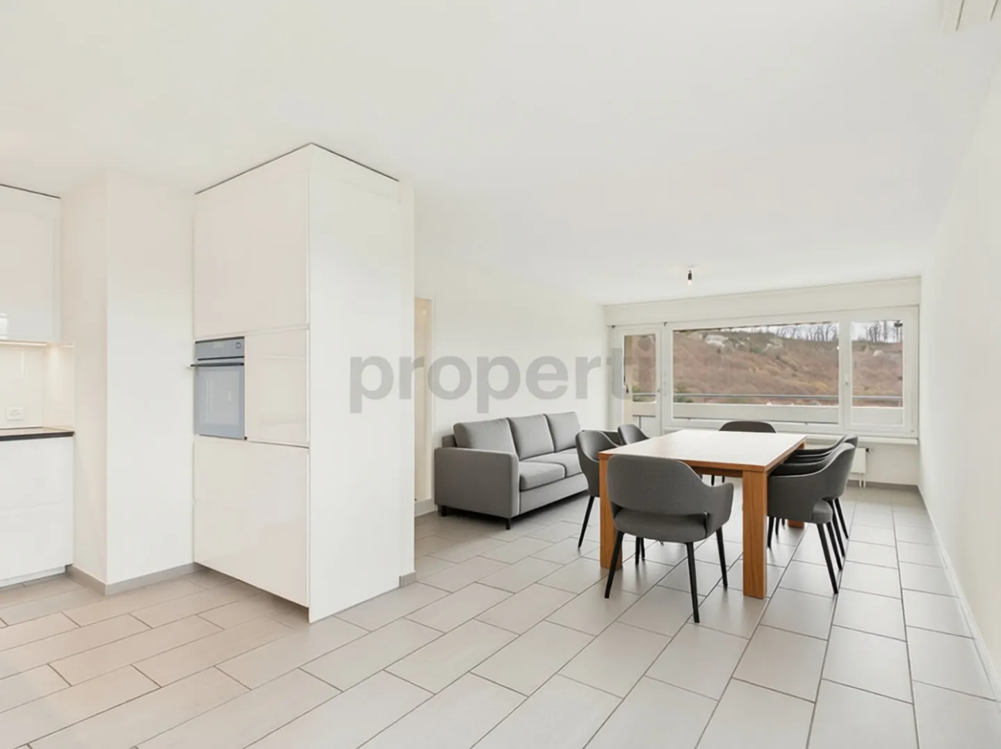 Appartement lumineux de 4,5 pièces avec grand balcon à Trimbach - Photo 1 sur 13