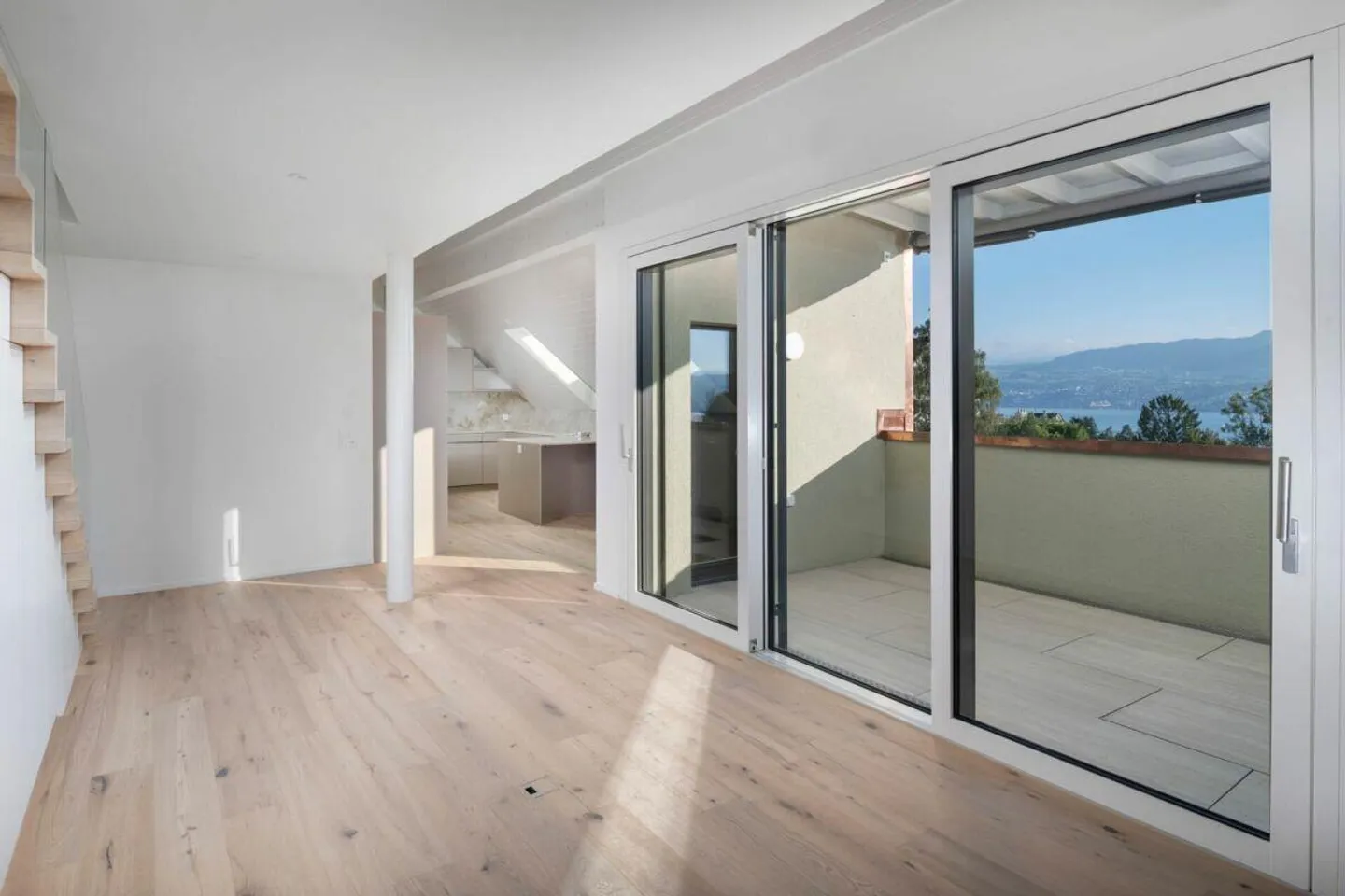 Maisonette-Dachwohnung avec vue sur le lac - Vivre au-dessus des toits de M... - Photo 2 sur 14