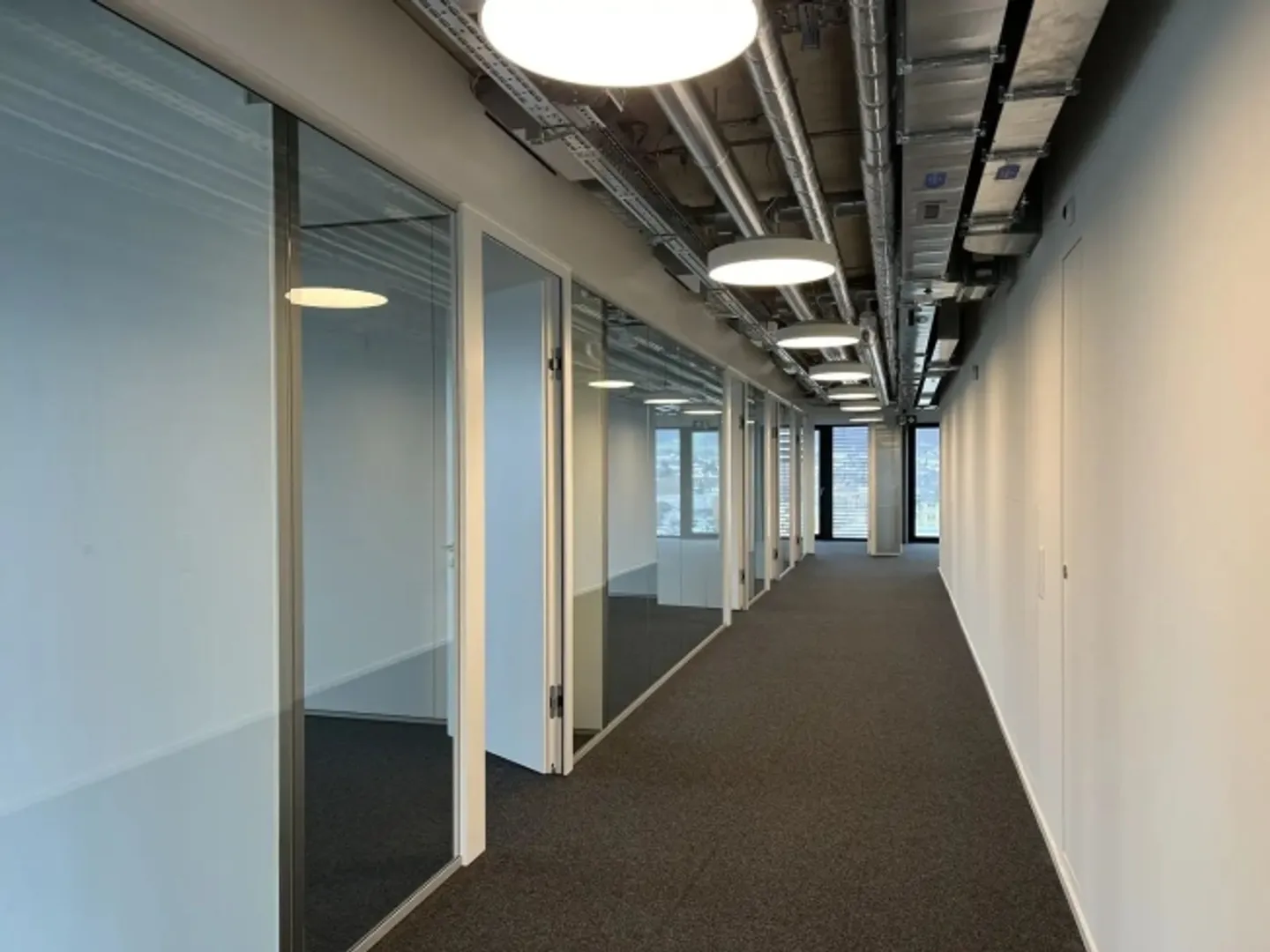 Office space for rent - Photo 2 of 6