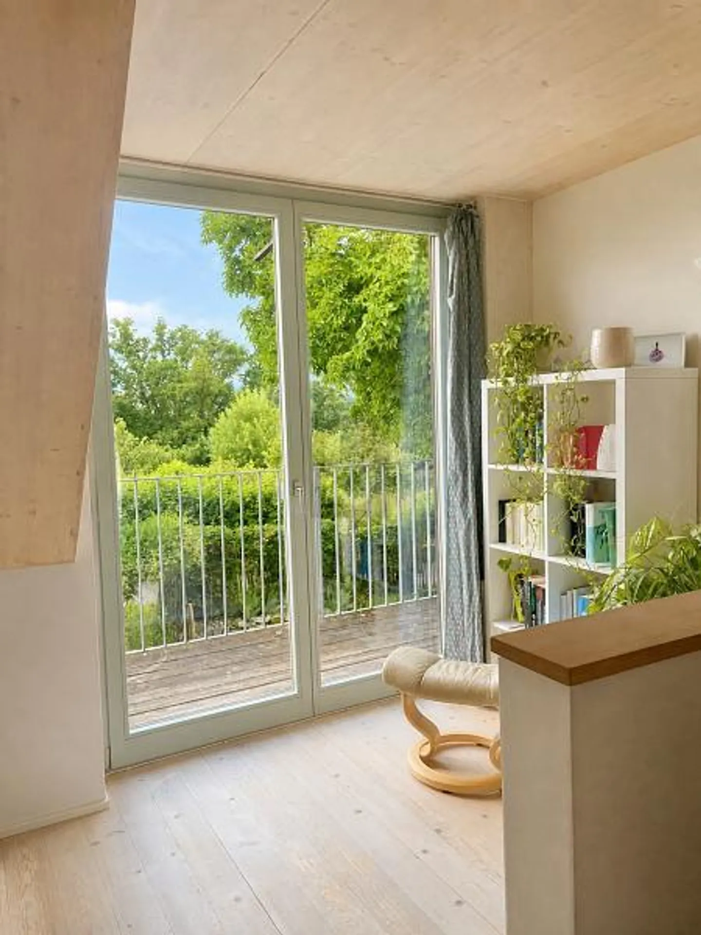 Charming Duplex in Quiet Area - Photo 5 of 6