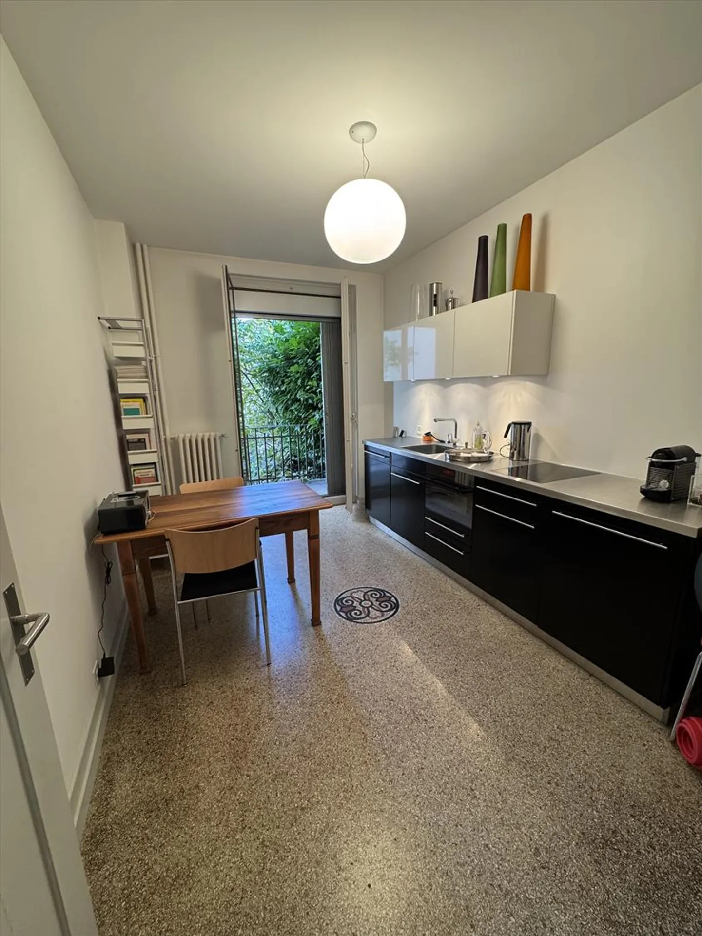 Central Practice Space on Schaffhauserstrasse 6, Zurich - Photo 2 of 11