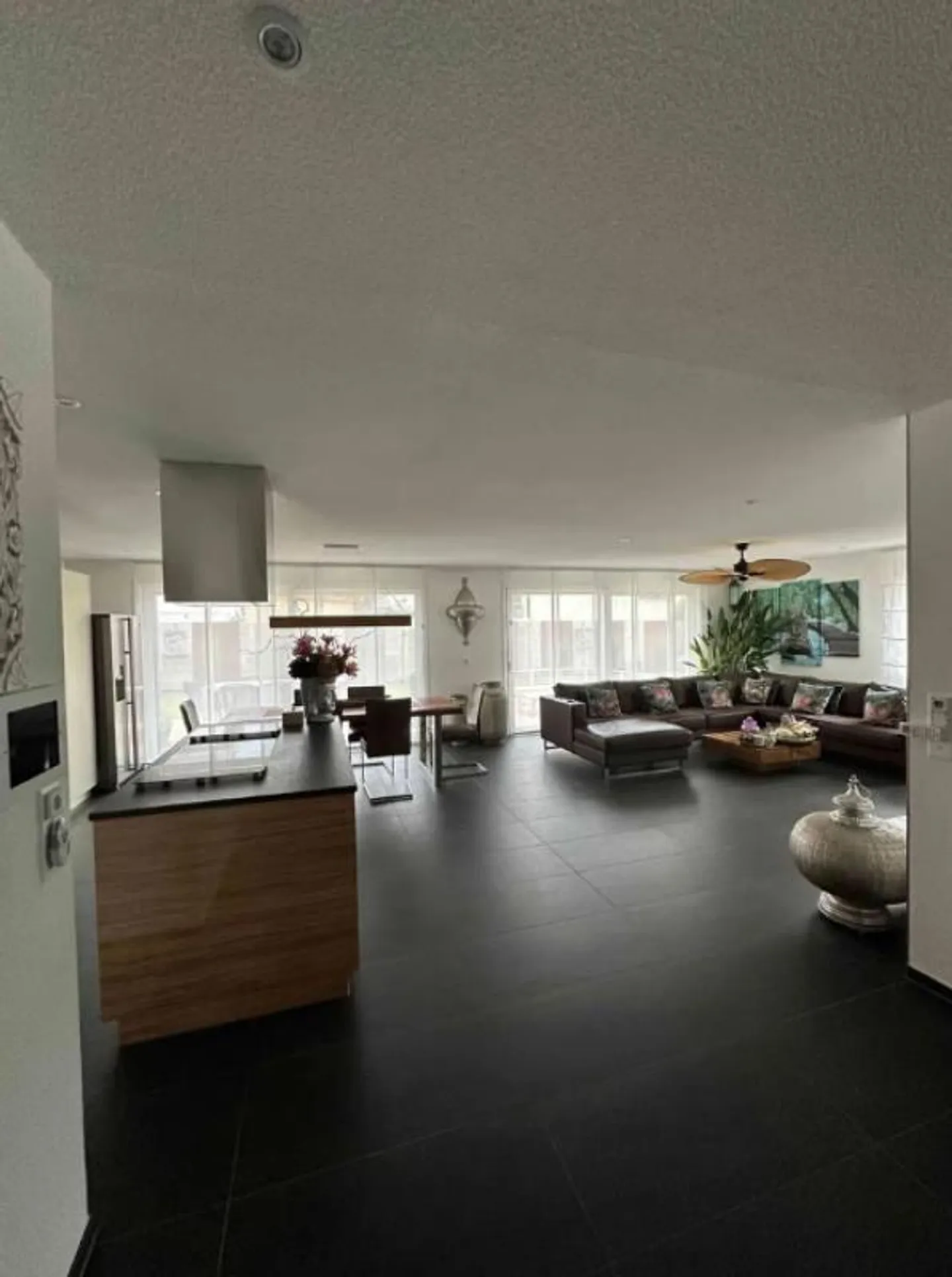 Luxuriöses Einfamilienhaus mit Garten - Foto 5 von 10