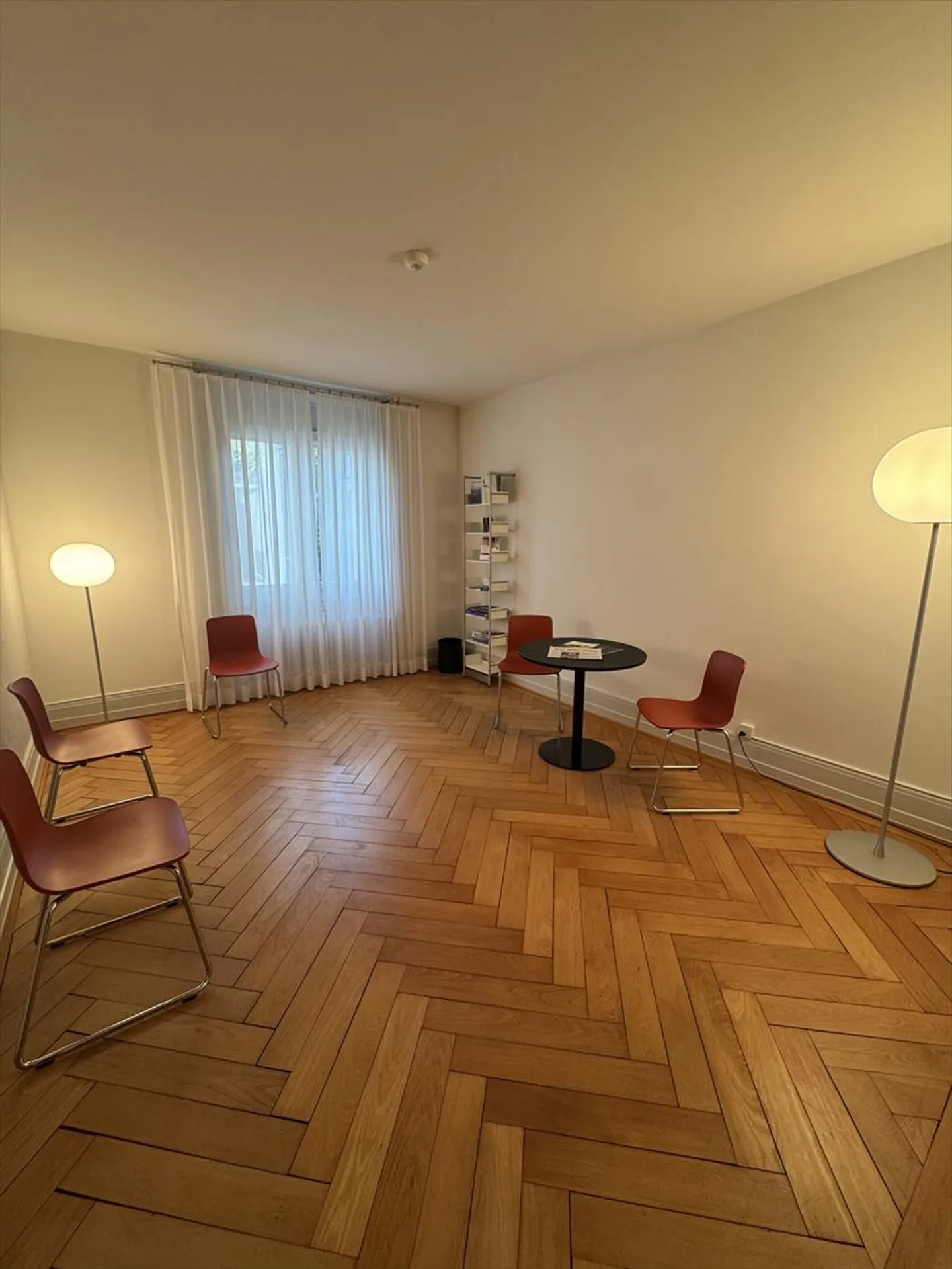 Central Practice Space on Schaffhauserstrasse 6, Zurich - Photo 8 of 11