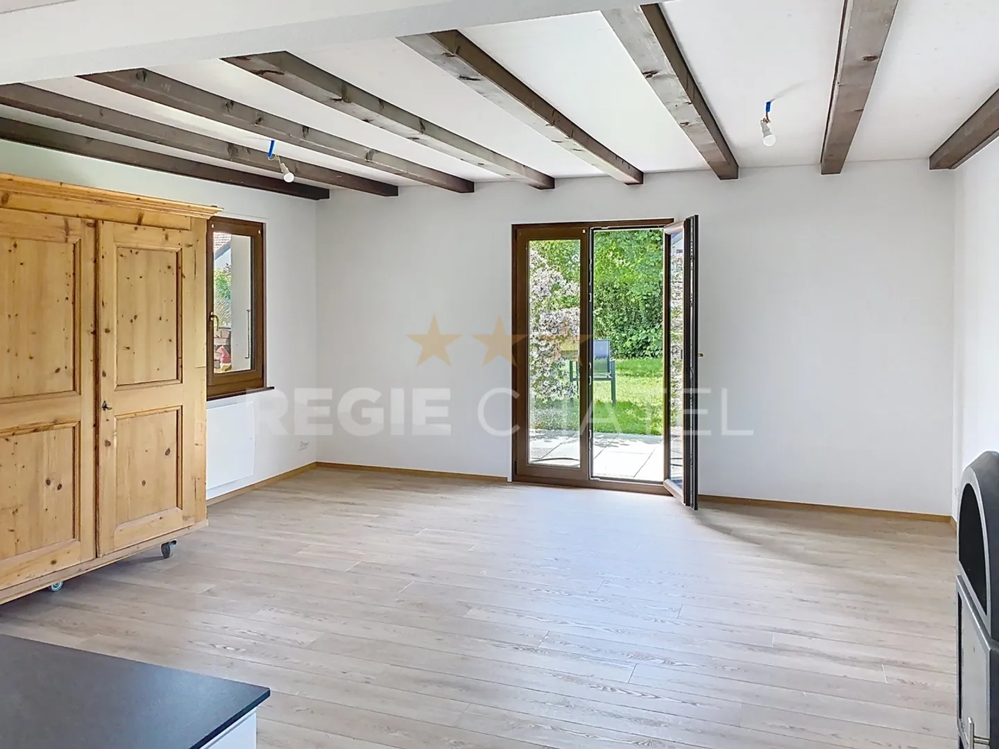 Charming Detached House - Photo 4 of 8