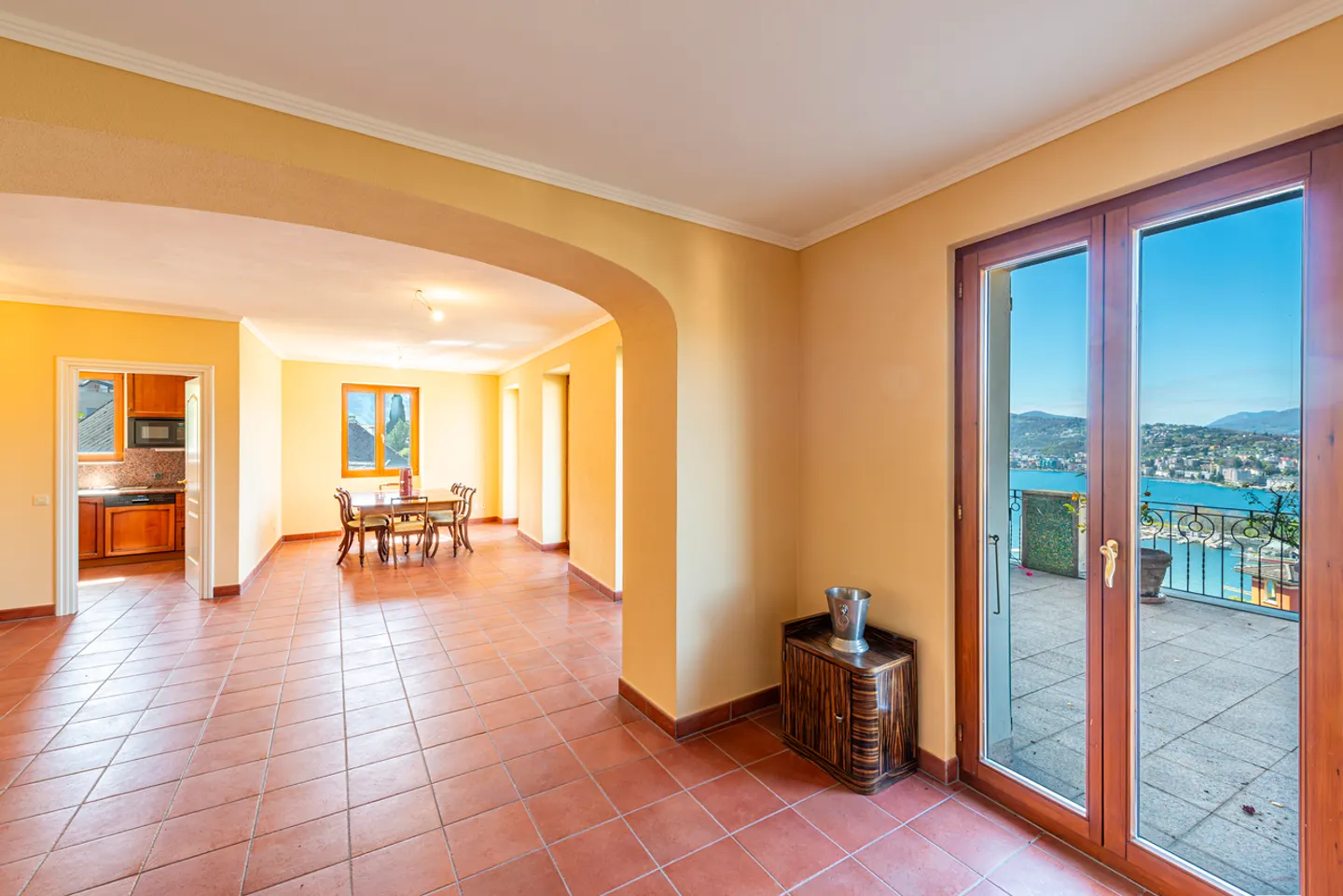 Ca' Rossa | Appartement élégant de 3,5 pièces surplombant tout le golfe de Lugano - Photo 3 sur 19