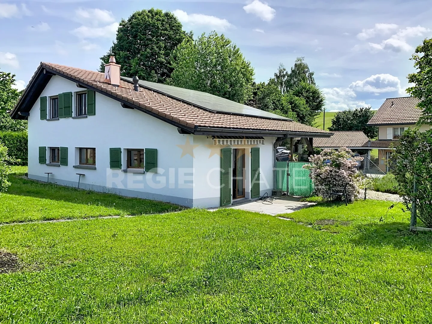 Charming Detached House - Photo 1 of 8