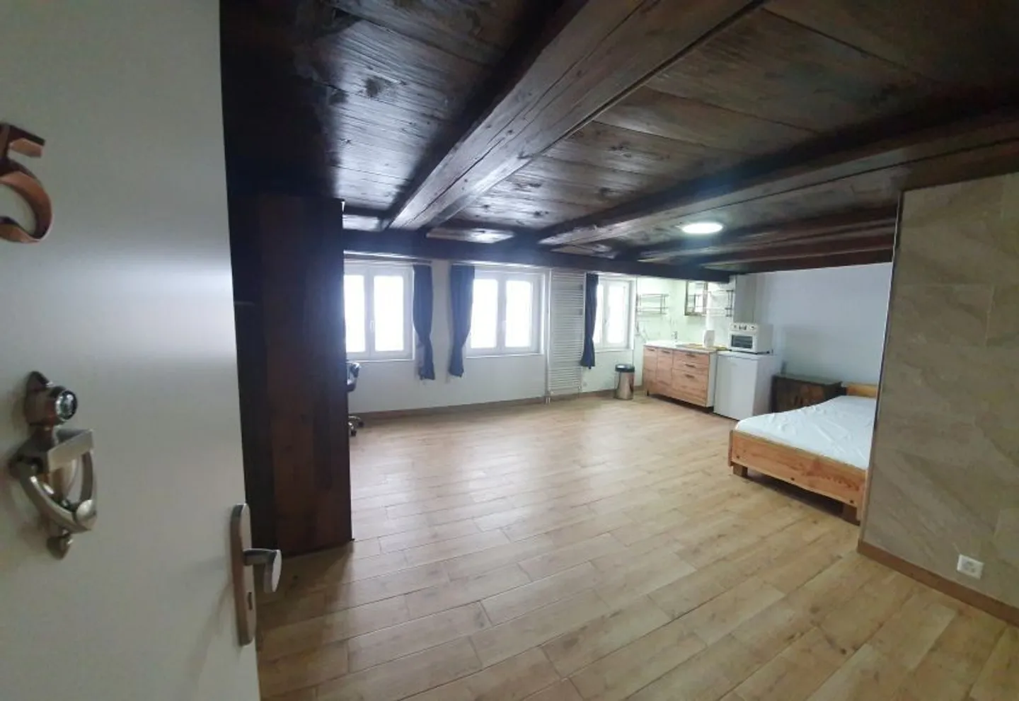 Camera singola arredata, tutto incluso - Foto 1 di 16