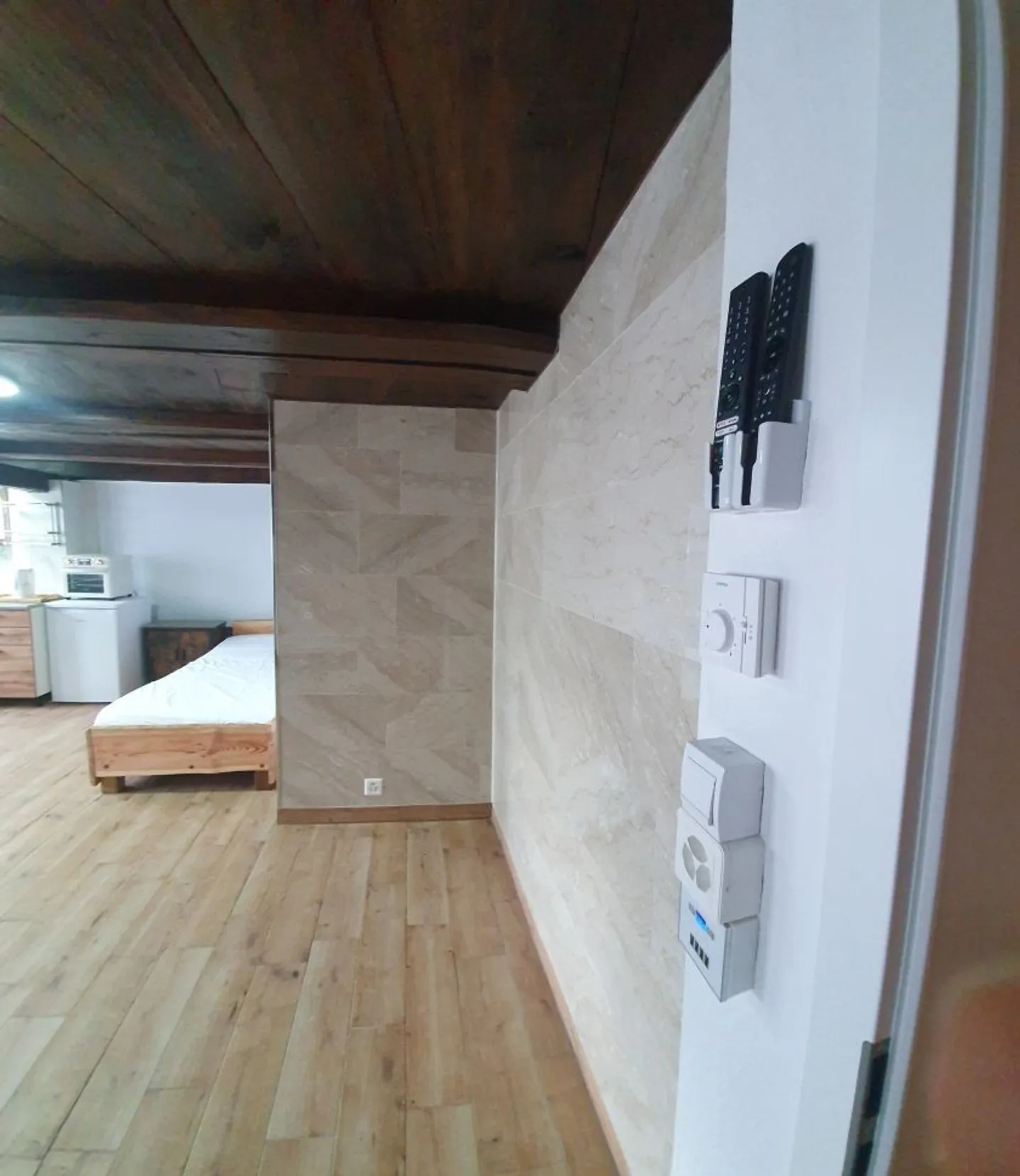 Camera singola arredata, tutto incluso - Foto 3 di 16