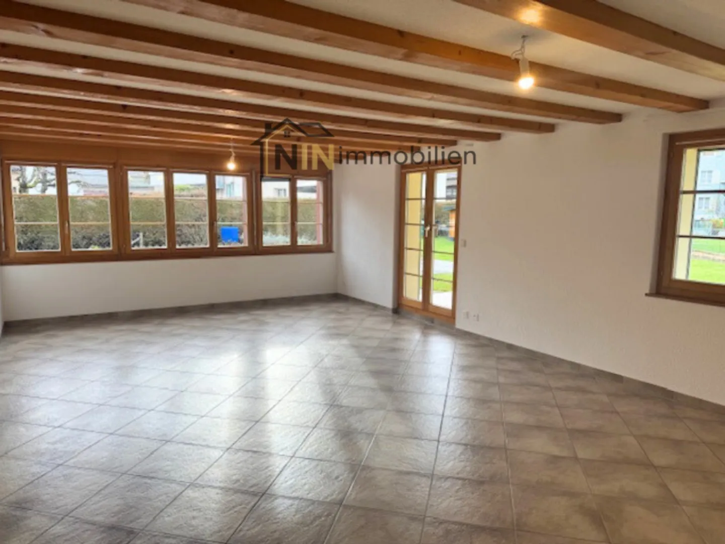 Apartment for rent - Photo 4 of 8