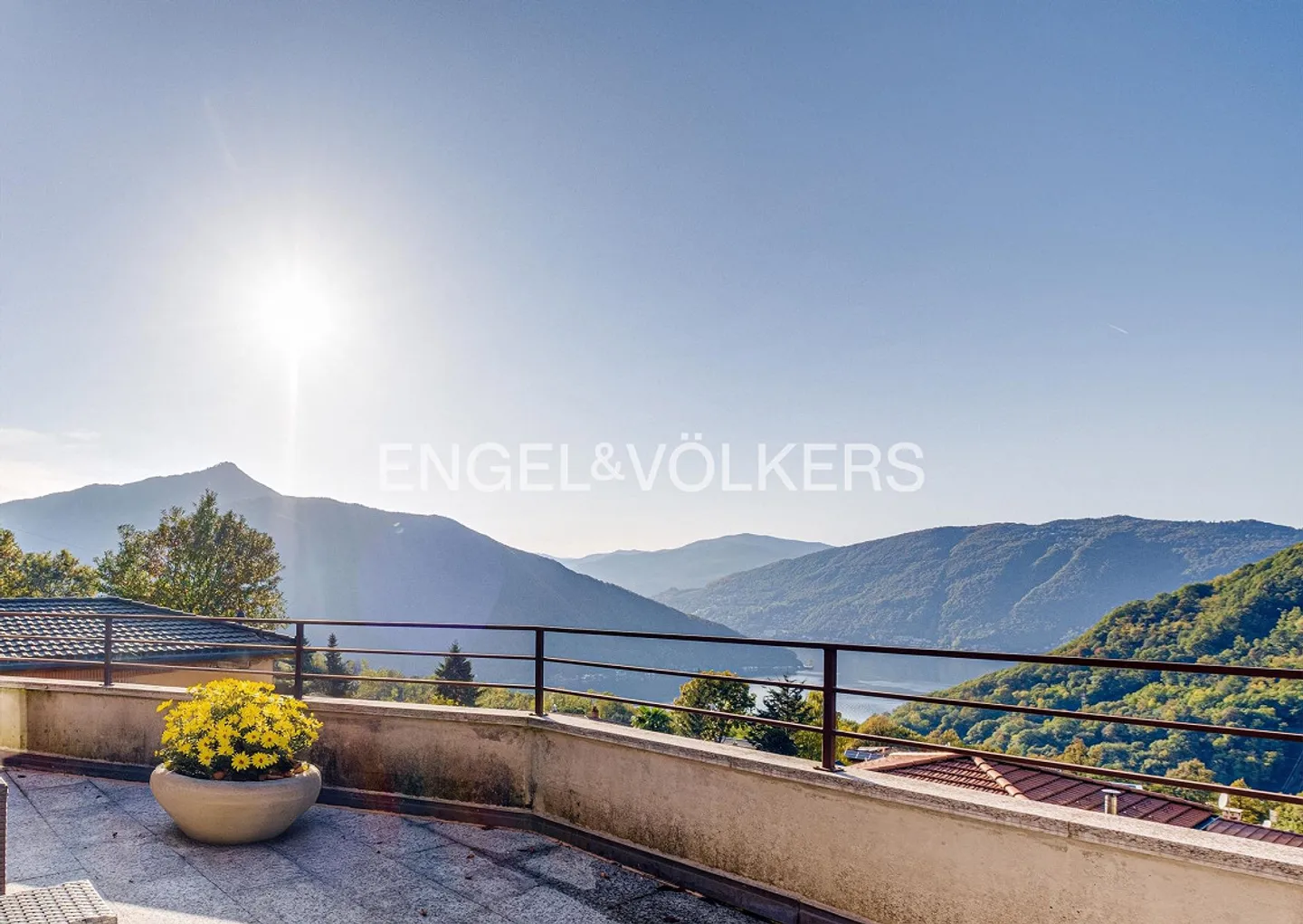Posizione soleggiata con bella vista sul lago - Foto 2 di 11