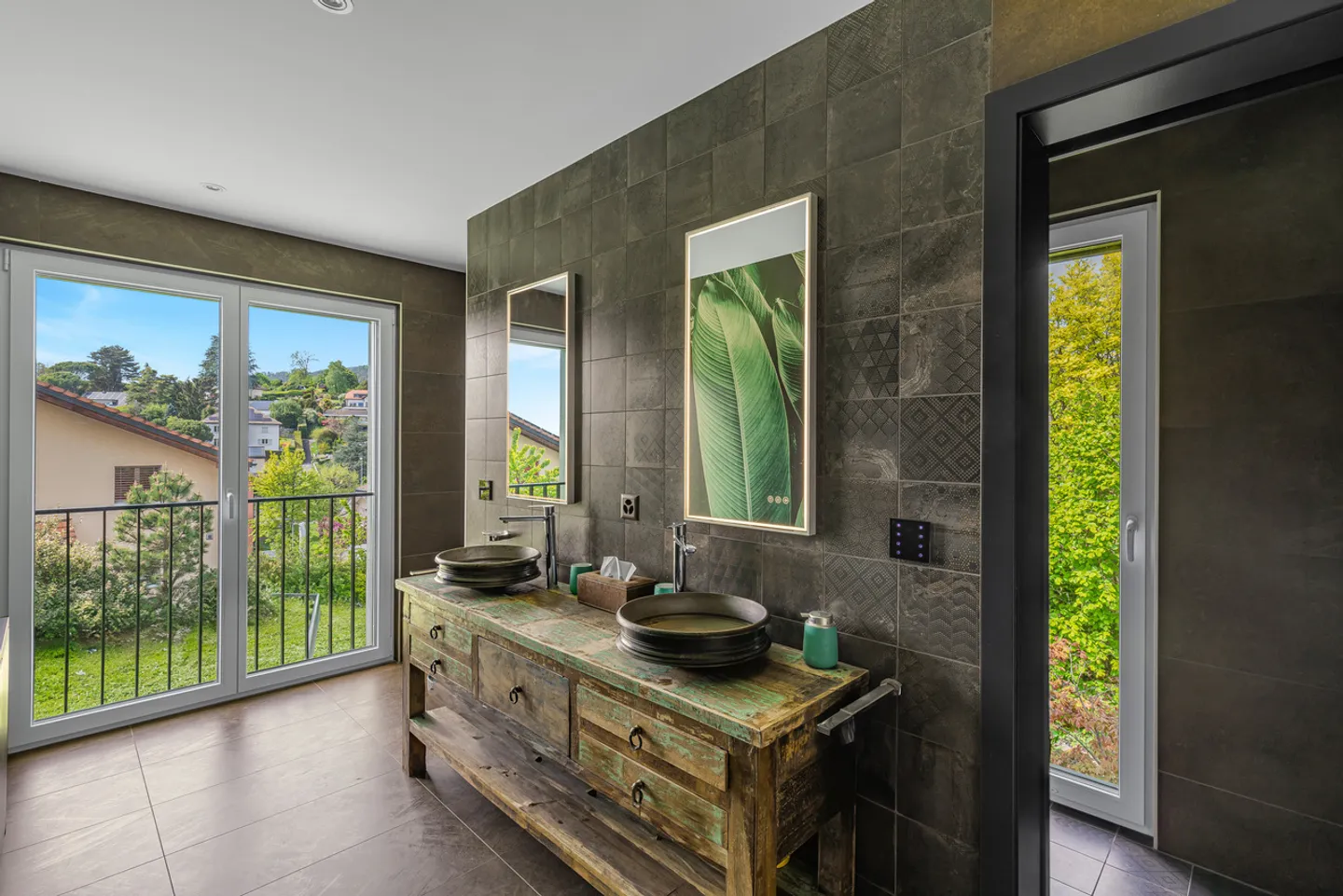 Villa individuelle avec magnifique piscine dans quartier résidentiel! - Photo 12 sur 14