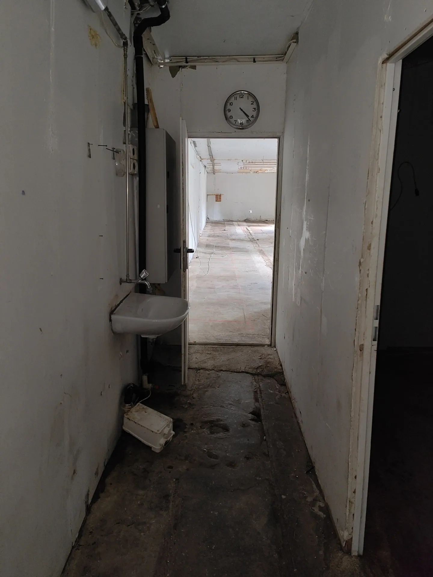 120m2 Salle de stockage Zurich - Am Wasser 161 - Photo 7 sur 9
