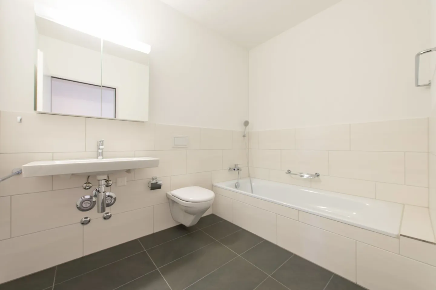 In the Heart of Schötz - Modern 4.5 Room Apartment - Photo 8 of 14