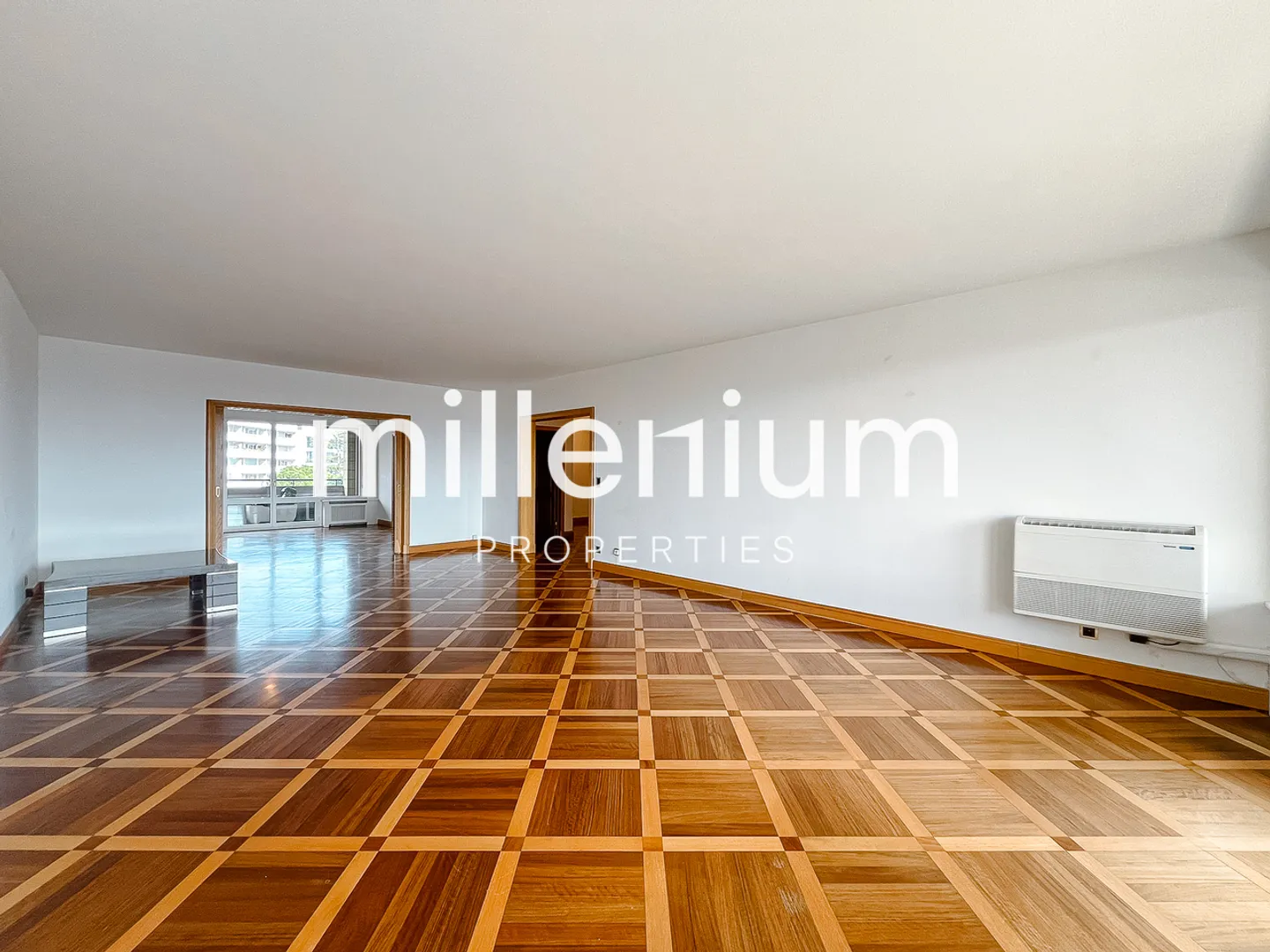 Appartement extraordinaire en face du Rhin - Photo 3 sur 13
