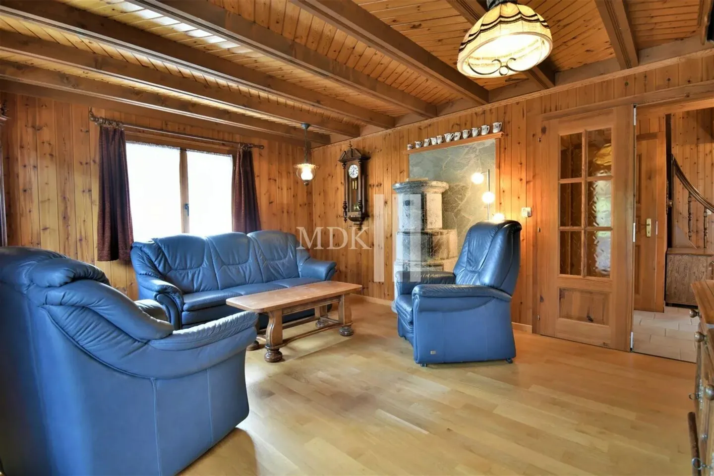 Bellissimo chalet in vendita nel centro del villaggio - Foto 4 di 13