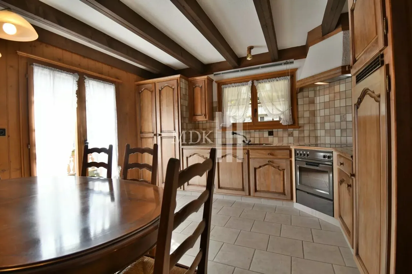 Bellissimo chalet in vendita nel centro del villaggio - Foto 6 di 13