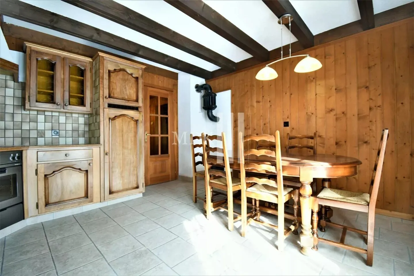 Bellissimo chalet in vendita nel centro del villaggio - Foto 7 di 13