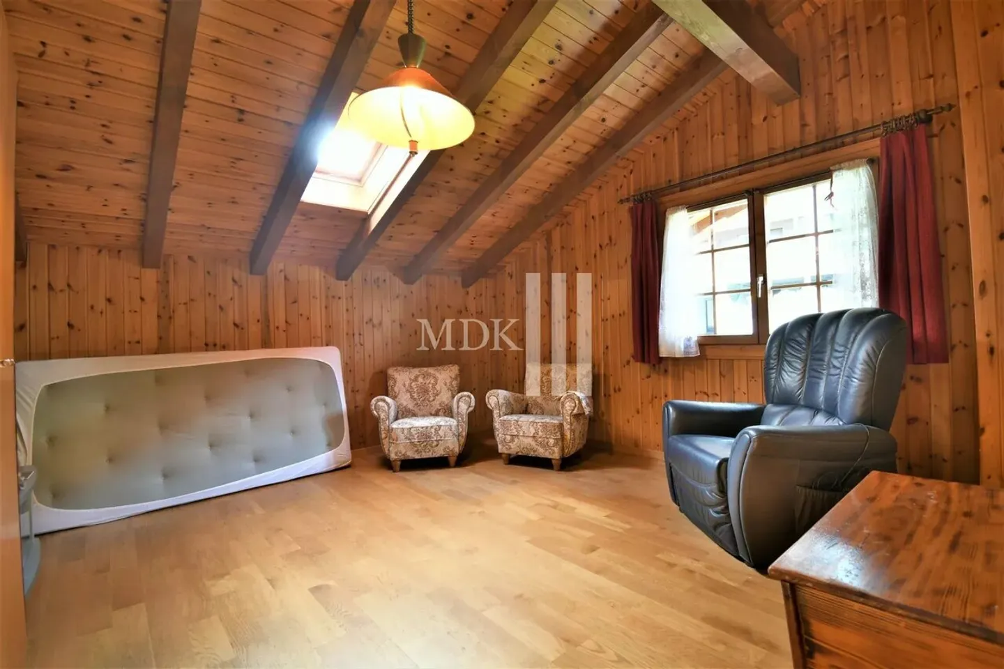 Bellissimo chalet in vendita nel centro del villaggio - Foto 9 di 13