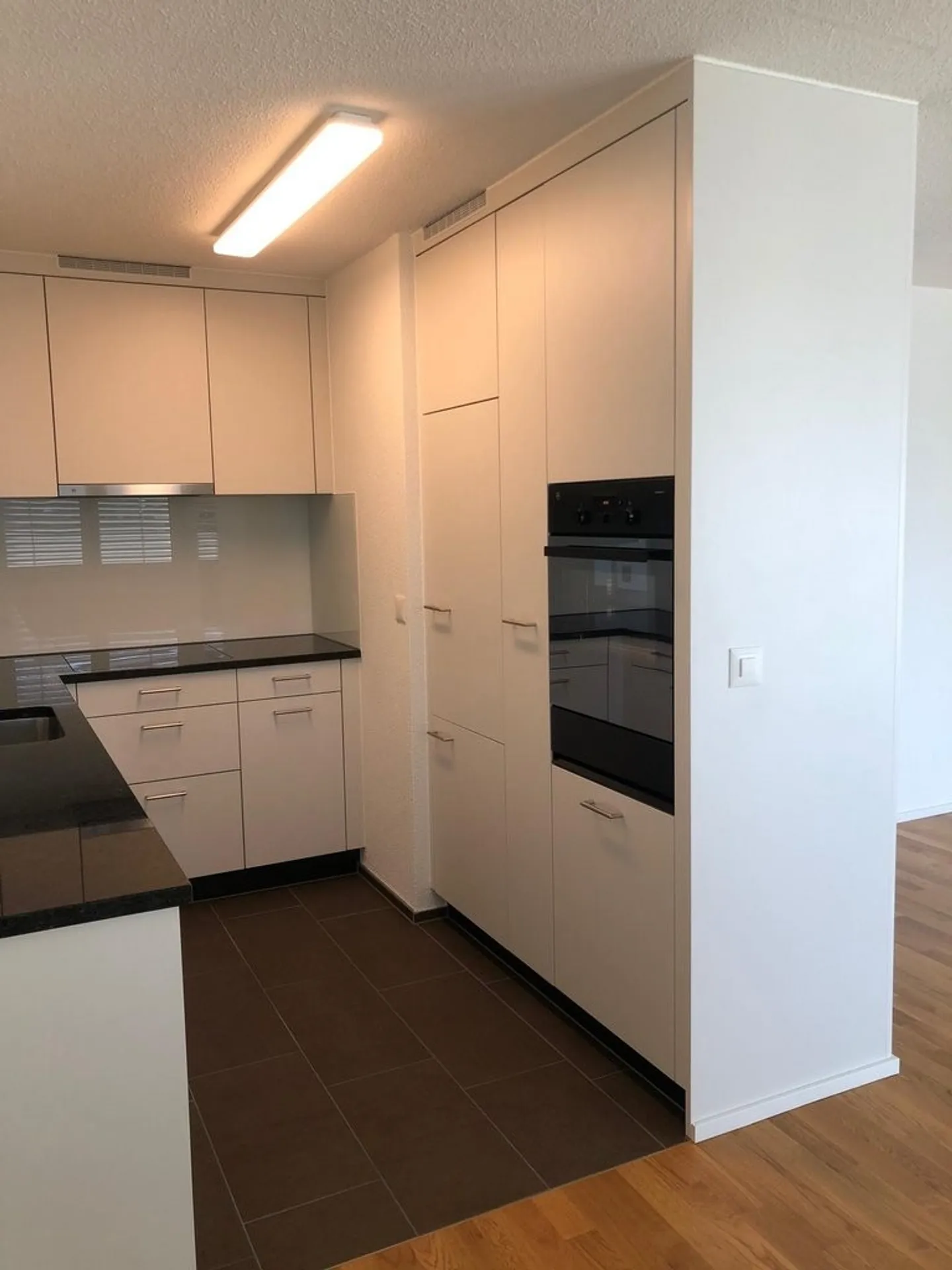 Appartement de 3,5 pièces à louer près du lac de Zurich - Photo 2 sur 9