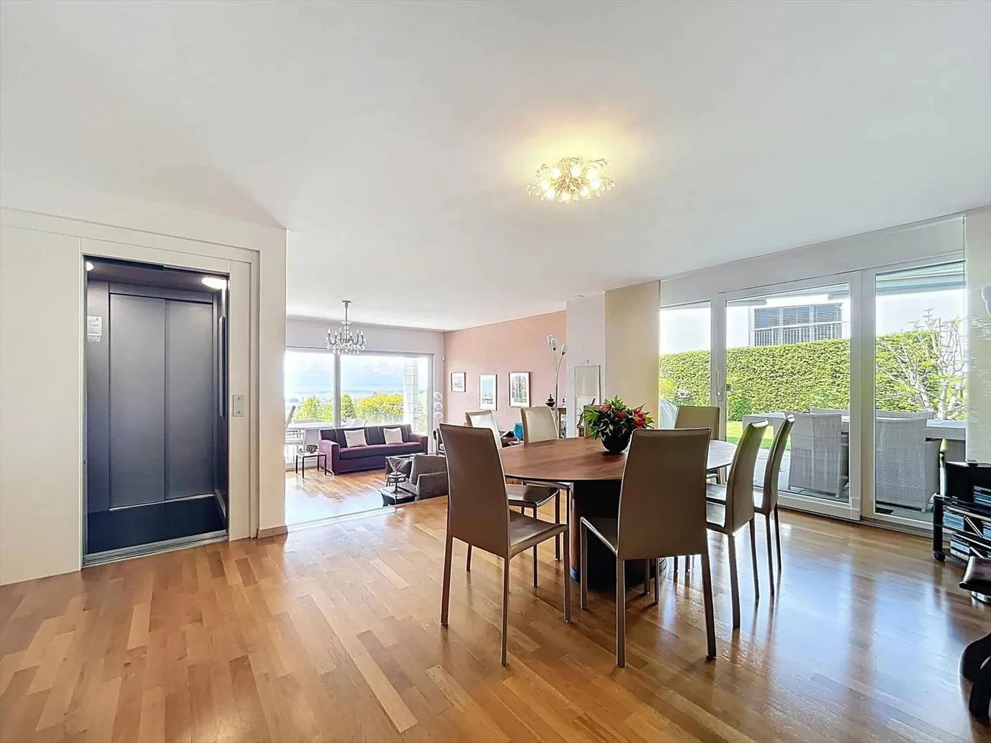 Villa familiale avec ascenseur privatif à la une vue imprenable sur le lac et le - Photo 5 sur 11