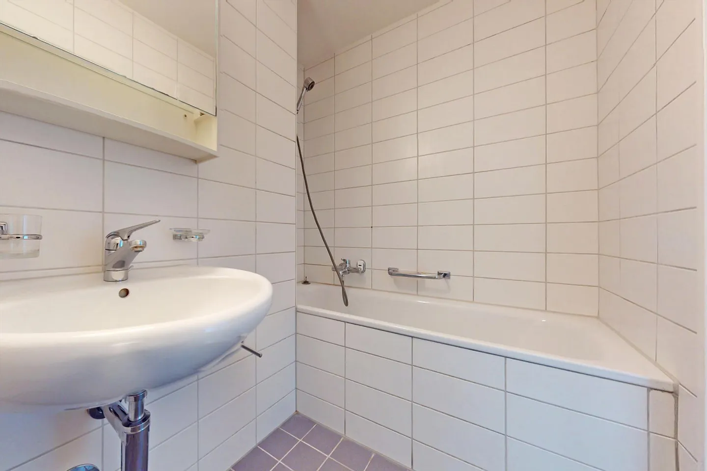 Grosszügige 4 Zimmer-Wohnung an ruhiger aber seenaher Lage - Photo 8 of 9