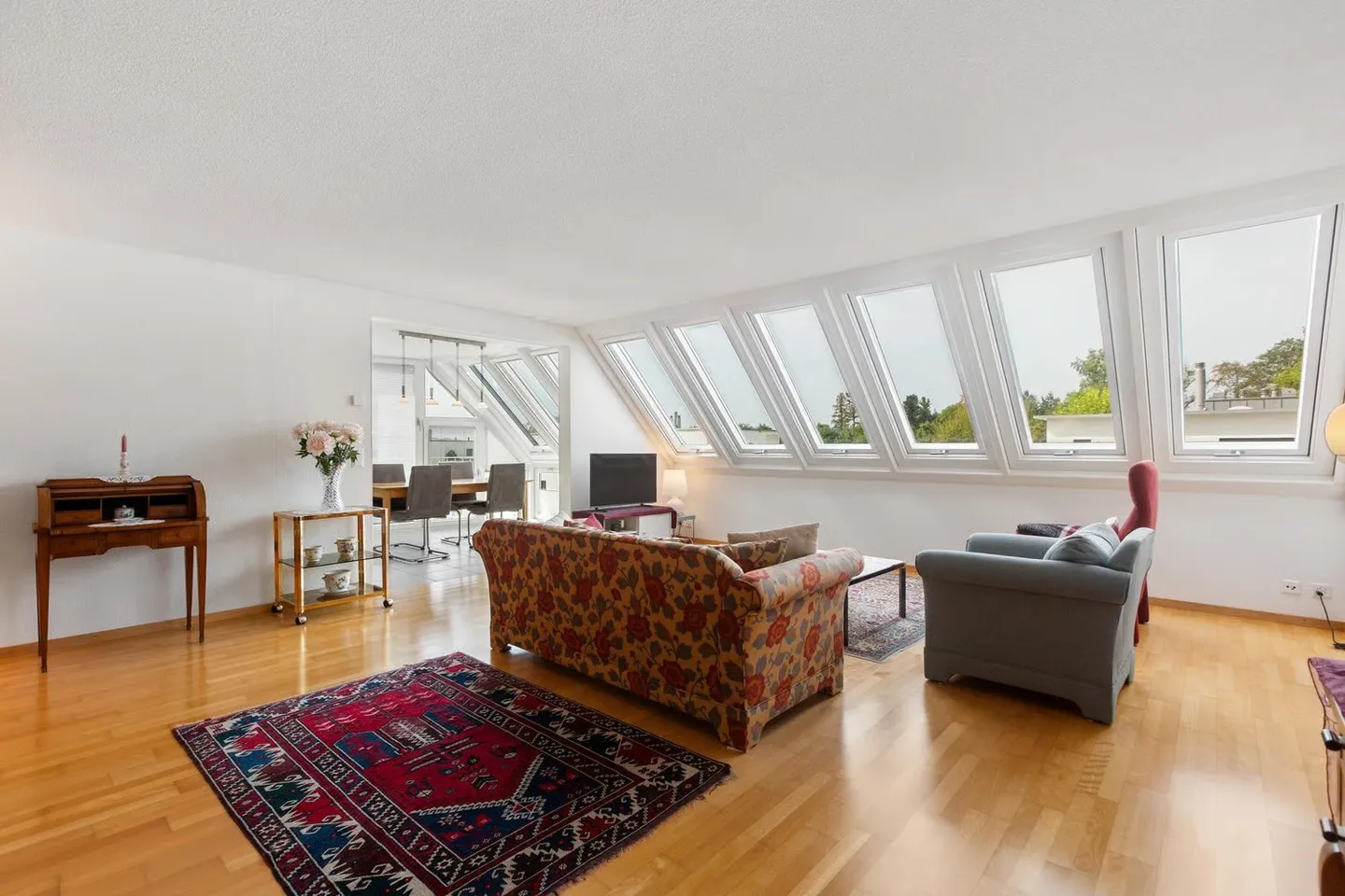 Maisonette Attico di 4,5 stanze - circondata dal verde, coronata dalla luce a Uitikon - Foto 6 di 6