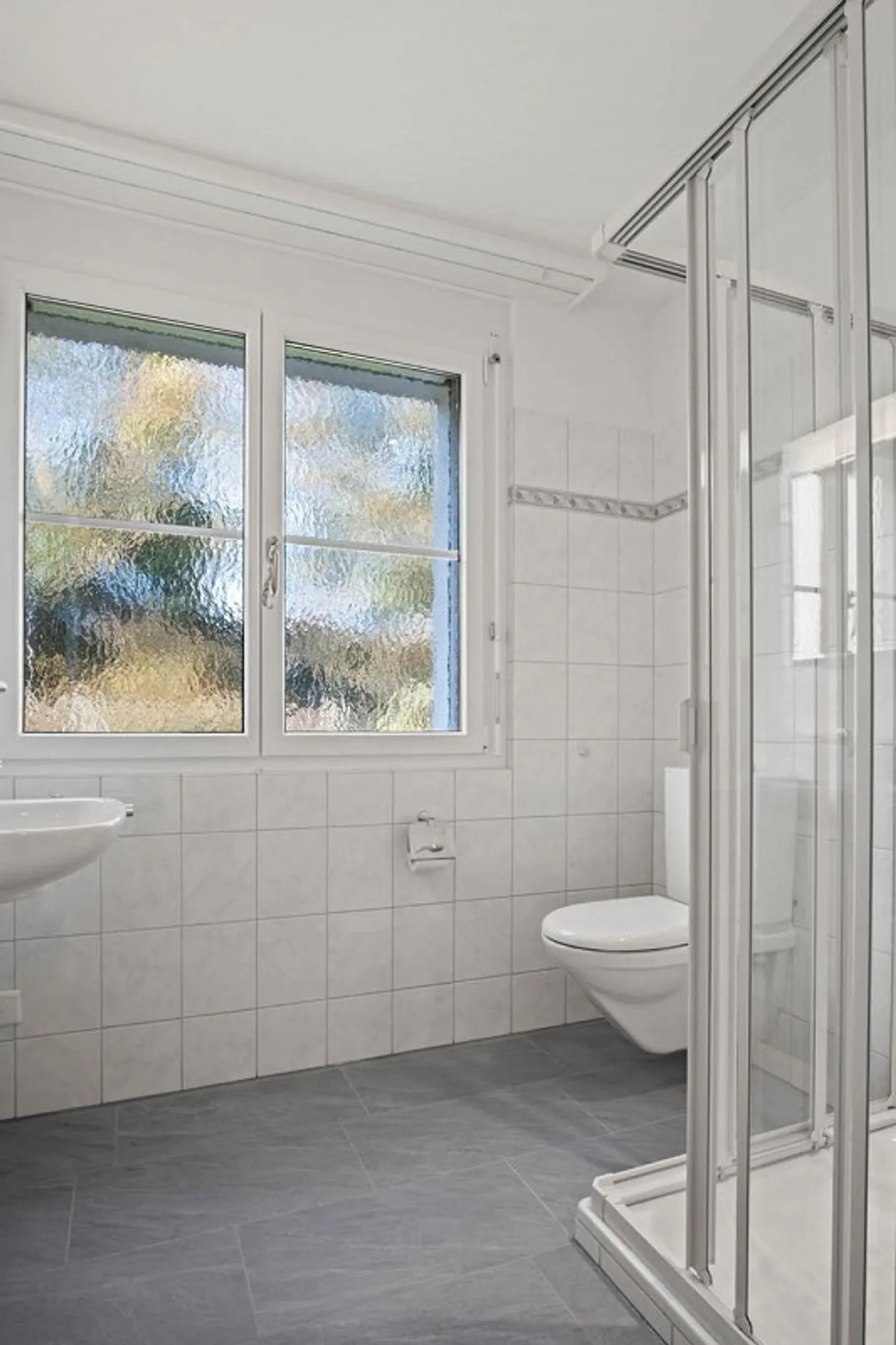 Spacious, renovated 6.5-room single-family house, one-sided attached... - Photo 4 of 13