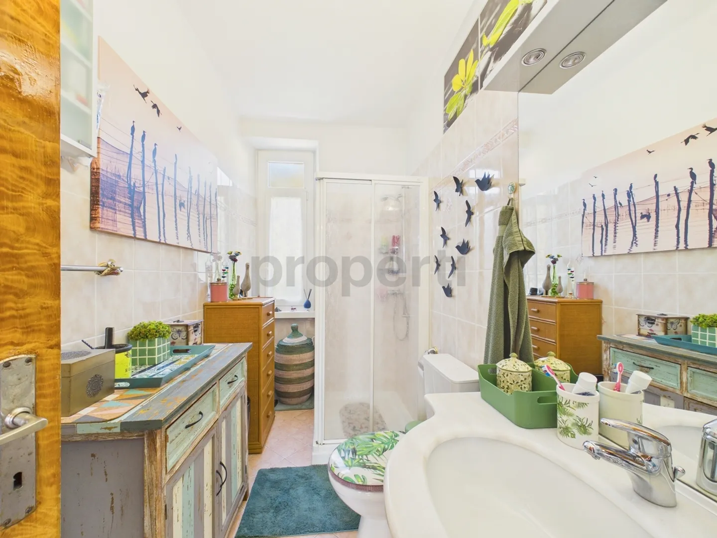 Elegant villa with 8.5 rooms and high-quality finishes, with large garage - Photo 10 of 13
