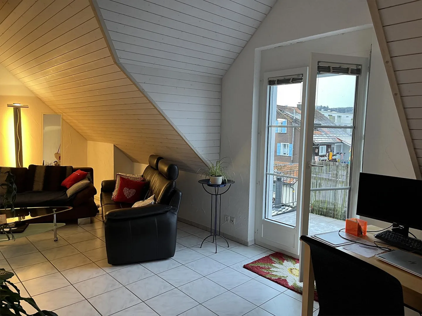 Charming 3.5 Room Maisonette Apartment in Bonstetten - Photo 6 of 12
