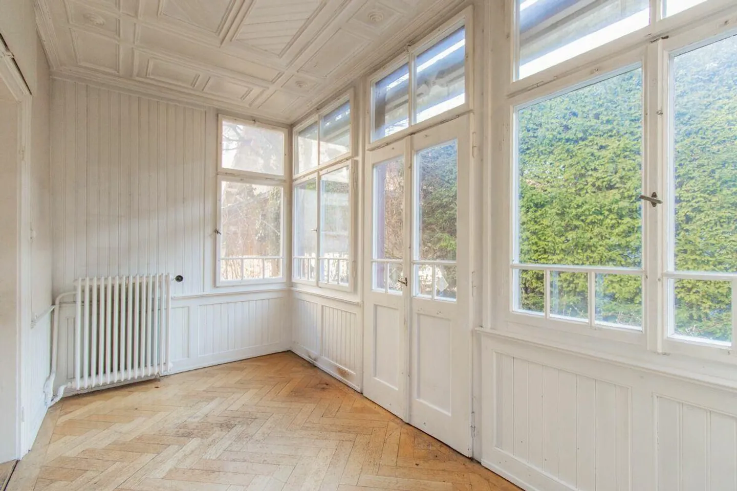 Villa urbaine élégante de 15,5 pièces dans un emplacement privilégié en bord de parc - Photo 10 sur 12