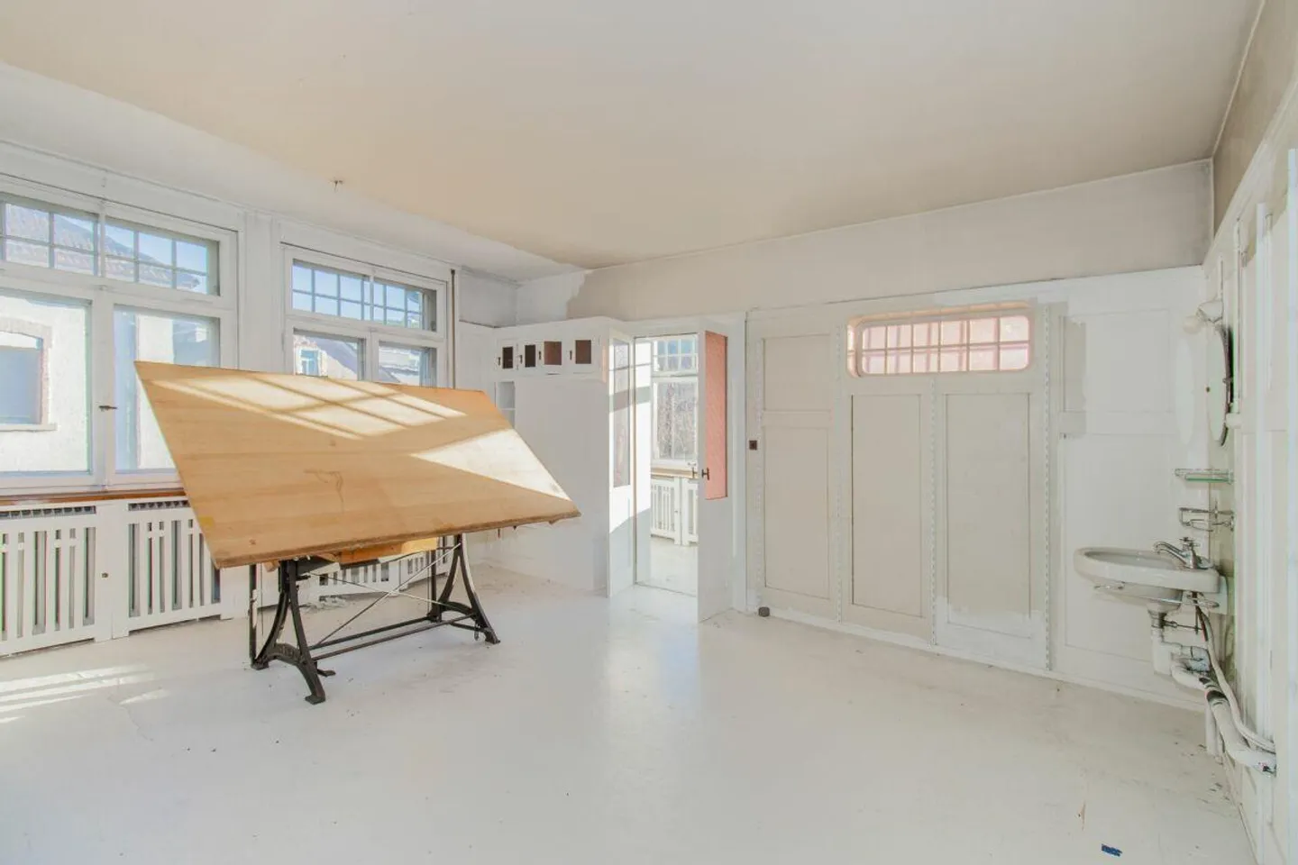 Villa urbaine élégante de 15,5 pièces dans un emplacement privilégié en bord de parc - Photo 9 sur 12