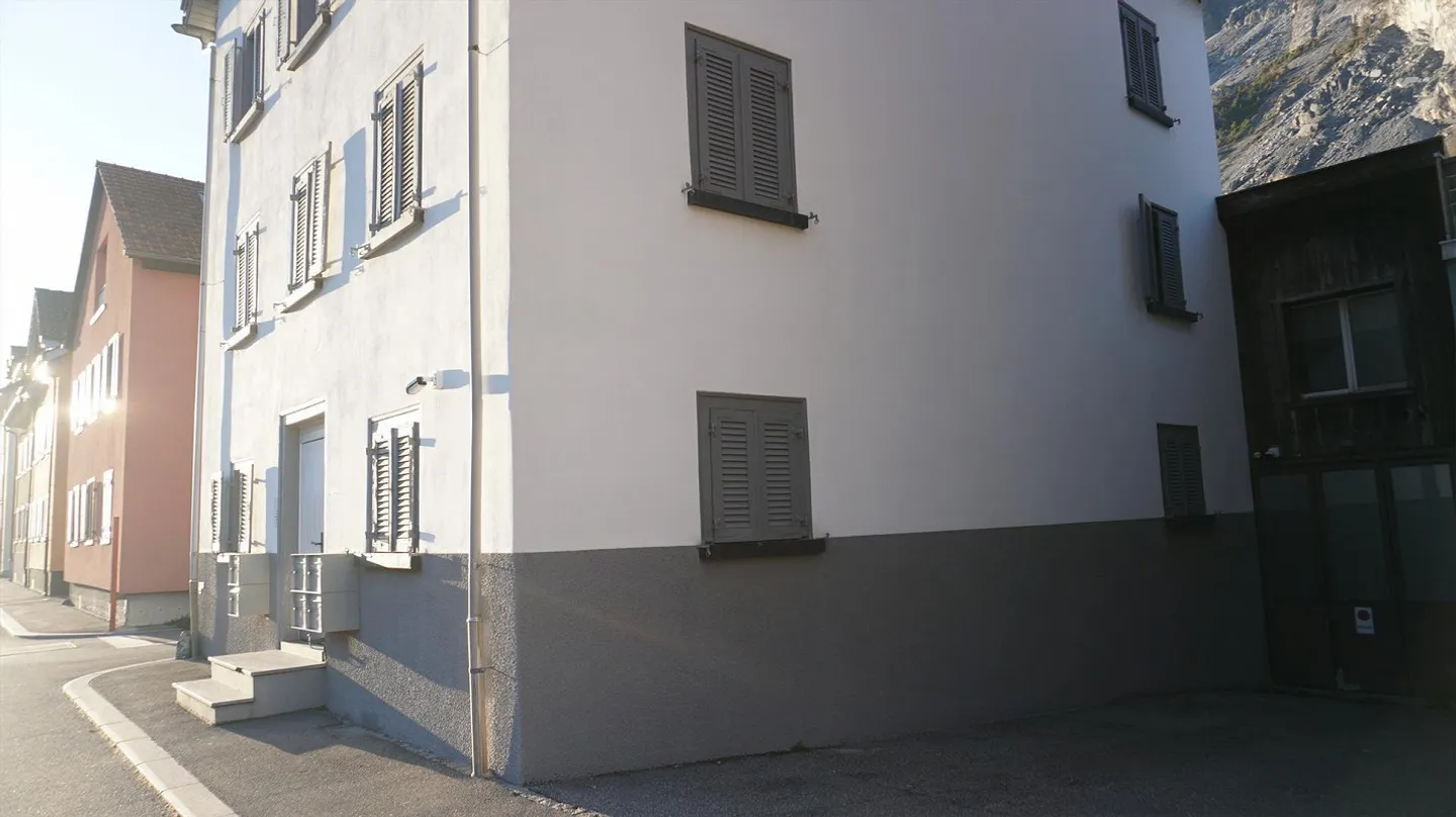 Felsberg - Multi-family house with 5 apartments and workshop/location - Photo 2 of 4