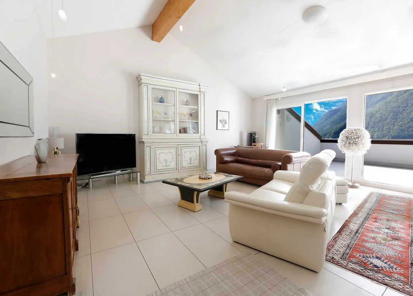 Appartement en attique, vue sur le lac et terrasse panoramique - Photo 2 sur 7