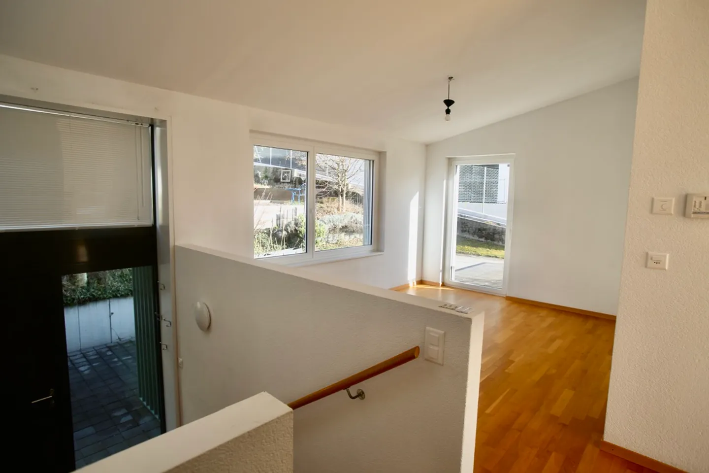 Casa Bifamiliare Moderna con Vista - Foto 4 di 18