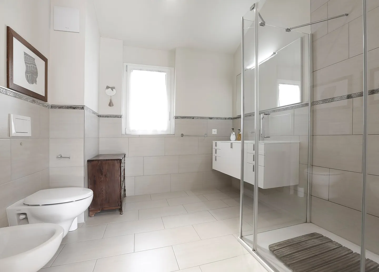 Appartement en attique, vue sur le lac et terrasse panoramique - Photo 7 sur 7