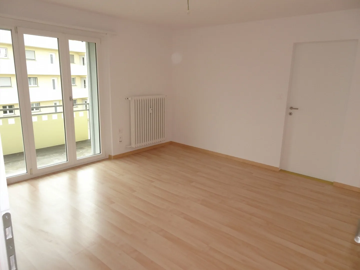 Appartamento 3 locali, luminoso, balcone soleggiato, centrale - Foto 2 di 8