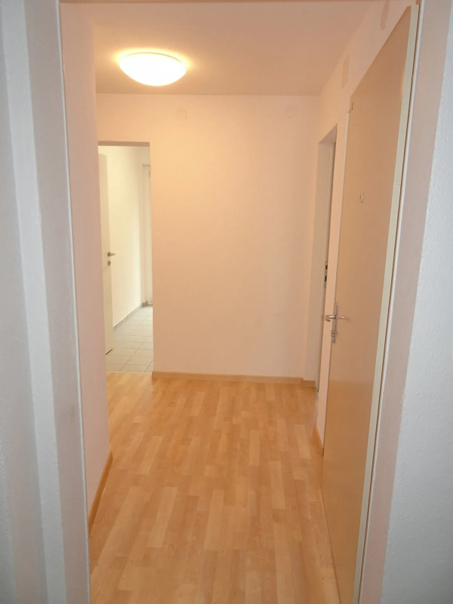 Appartamento 3 locali, luminoso, balcone soleggiato, centrale - Foto 7 di 8