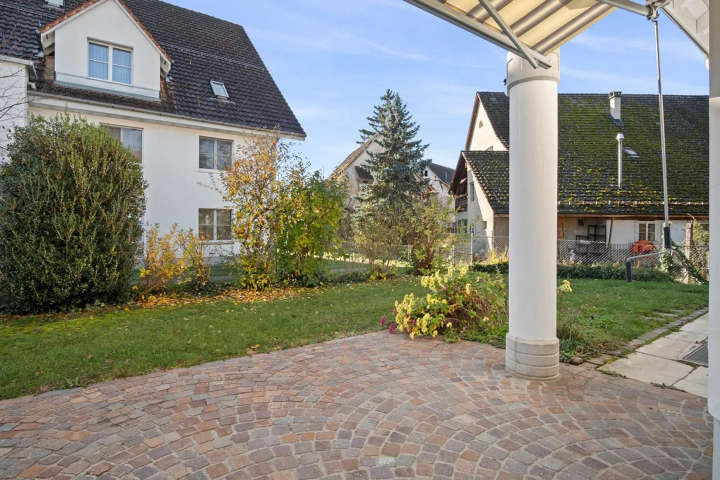 Spacious, renovated 6.5-room single-family house, one-sided attached... - Photo 10 of 13