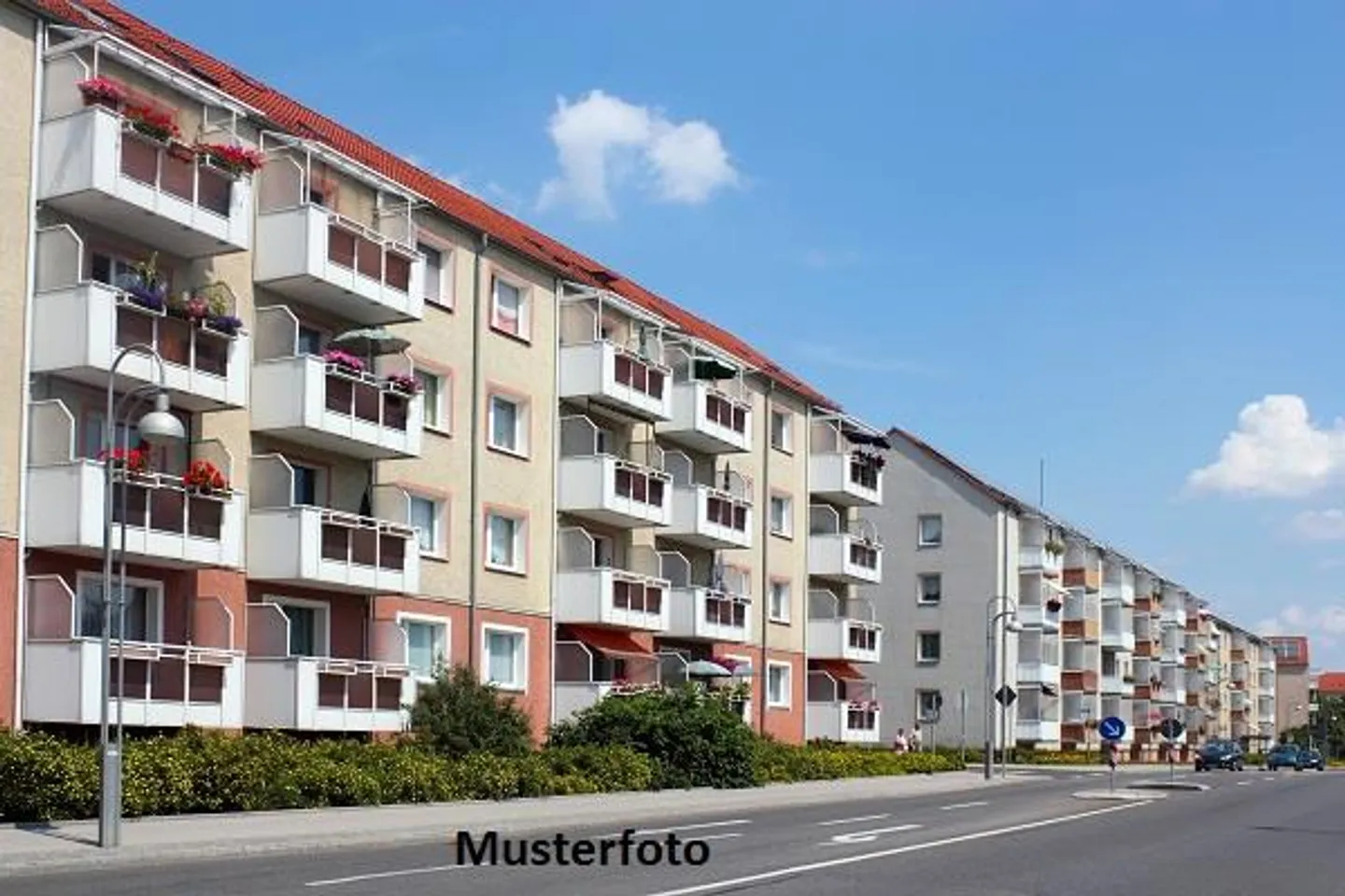 *8-Parteienhaus* - Foto 1 von 13