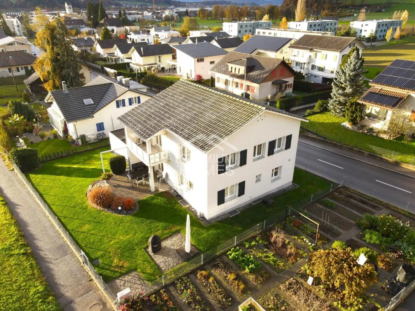 Traumhaus mit unverbaubarer Sicht ins Grüne - Foto 1 von 9