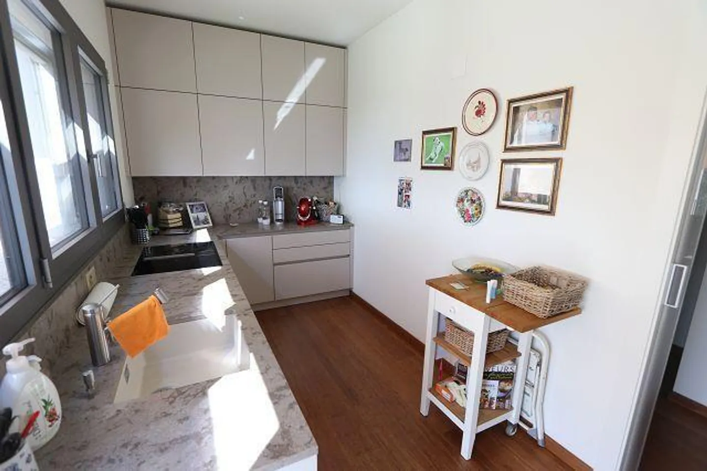 Villa 5 1/2 dans un emplacement très calme et ensoleillé avec vue - Photo 7 sur 35