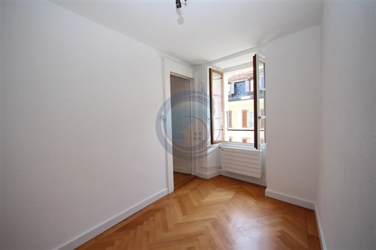 3.5-ROOM MAISONETTE APARTMENT IN THE HEART OF VEVEY'S OLD TOWN - Photo 9 of 12