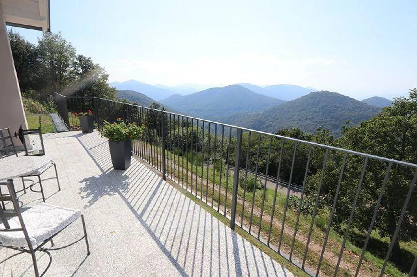 Villa 5 1/2 dans un emplacement très calme et ensoleillé avec vue - Photo 23 sur 35