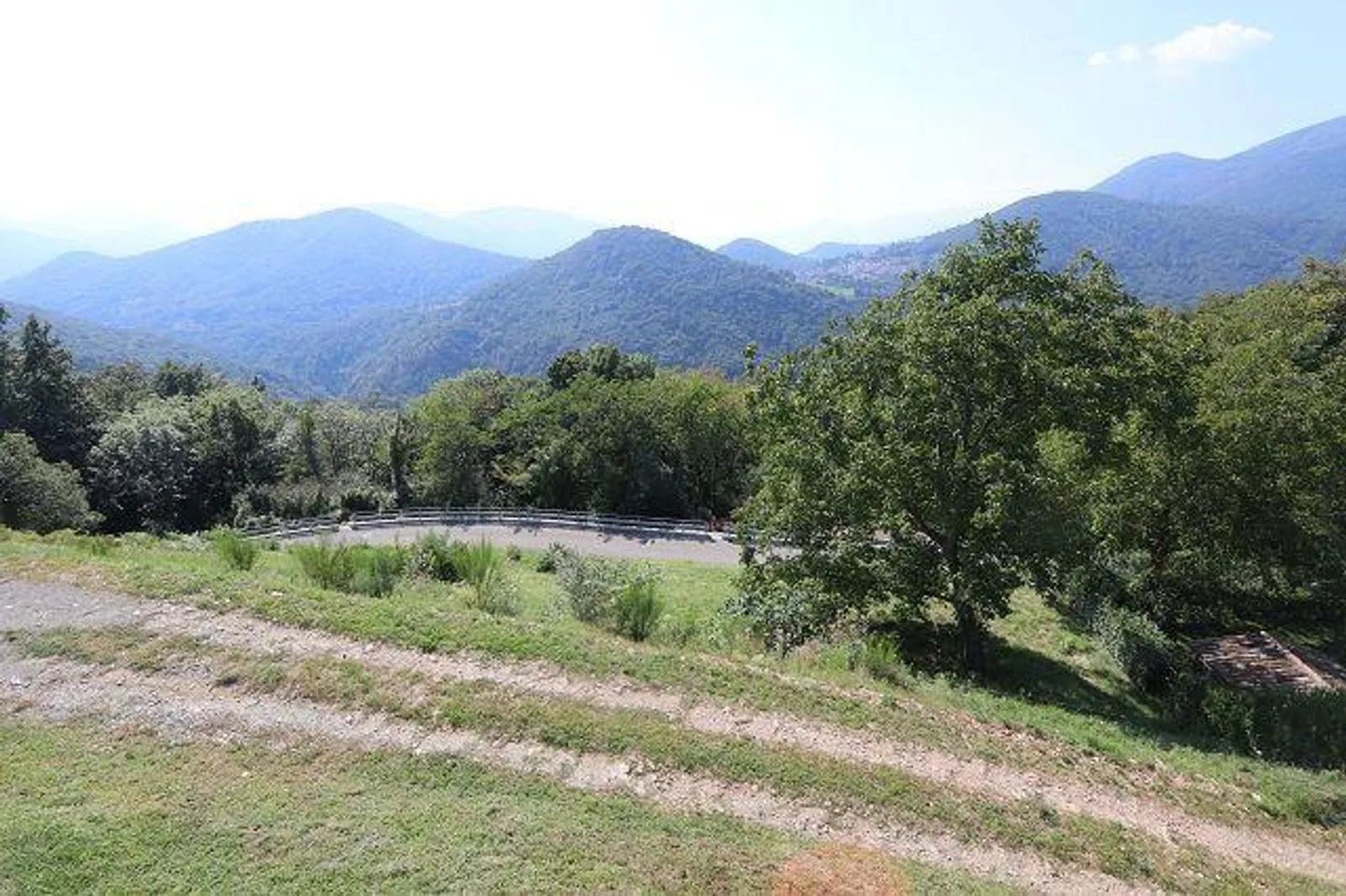 Villa 5 1/2 dans un emplacement très calme et ensoleillé avec vue - Photo 33 sur 35