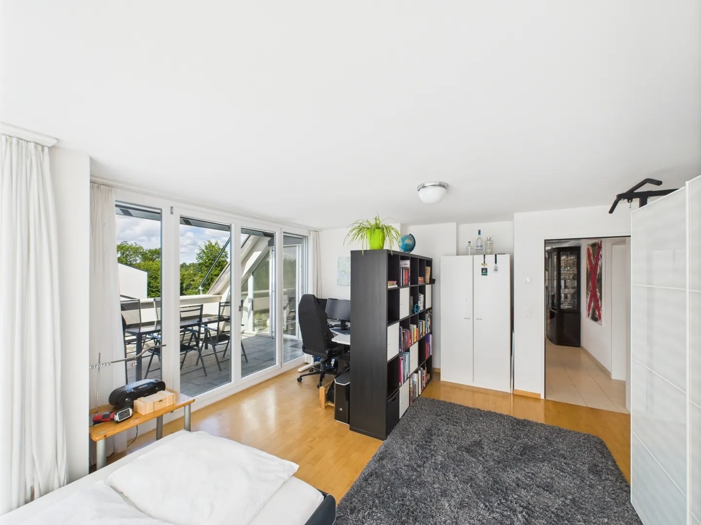 Ampio appartamento attico di 5,5 locali con accesso in ascensore, Nürensdorf - Foto 4 di 13