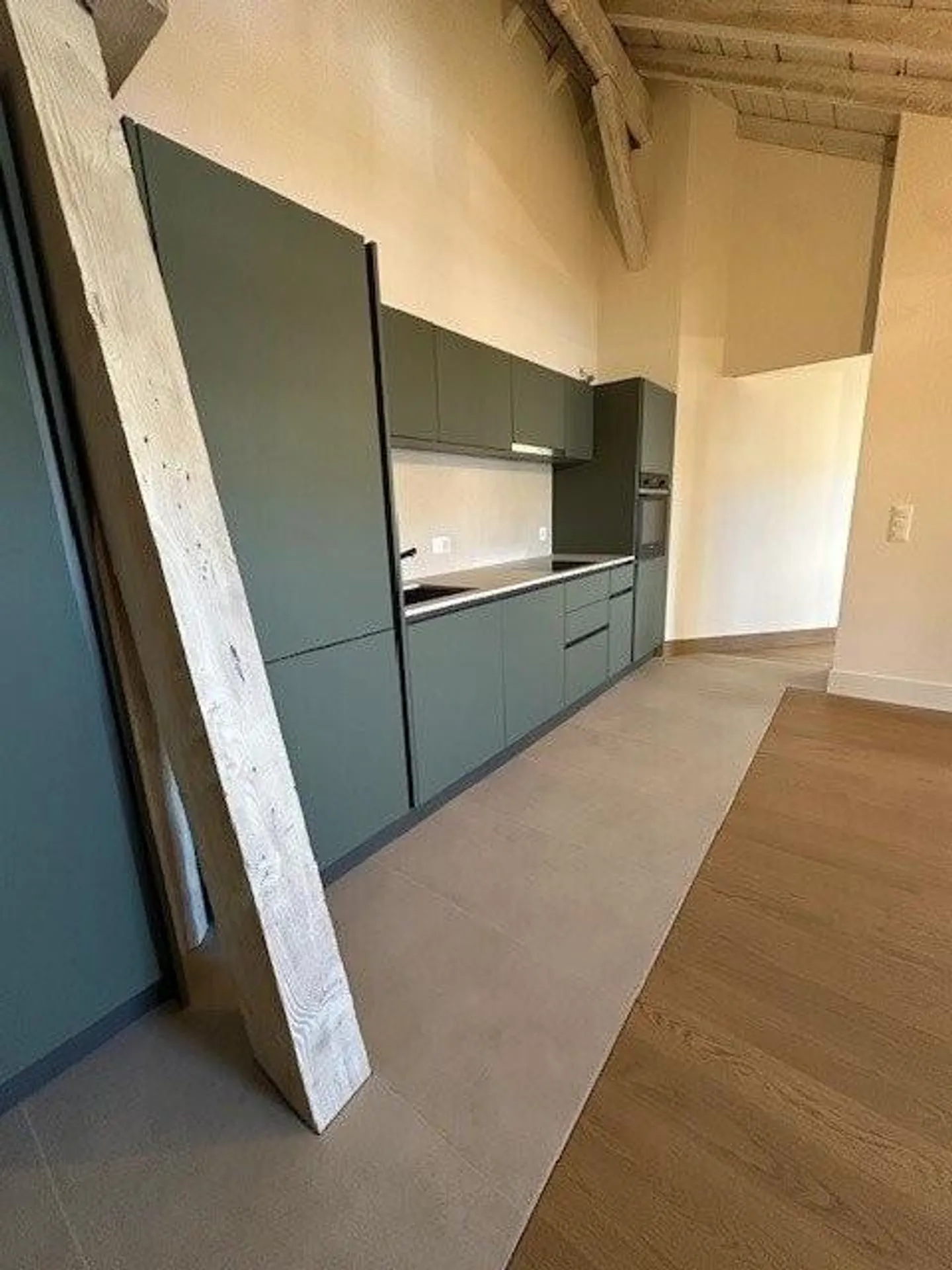 Be the first tenants of this unique 3.5-room apartment under the train station hall! - Photo 1 of 11