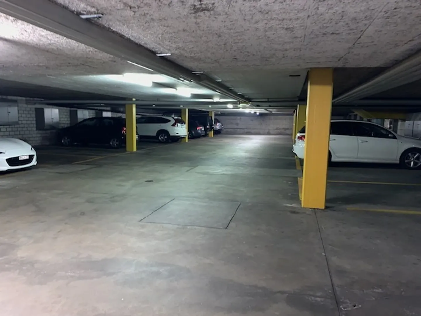 Einstellhallenplatz in Zürich - Foto 3 von 4
