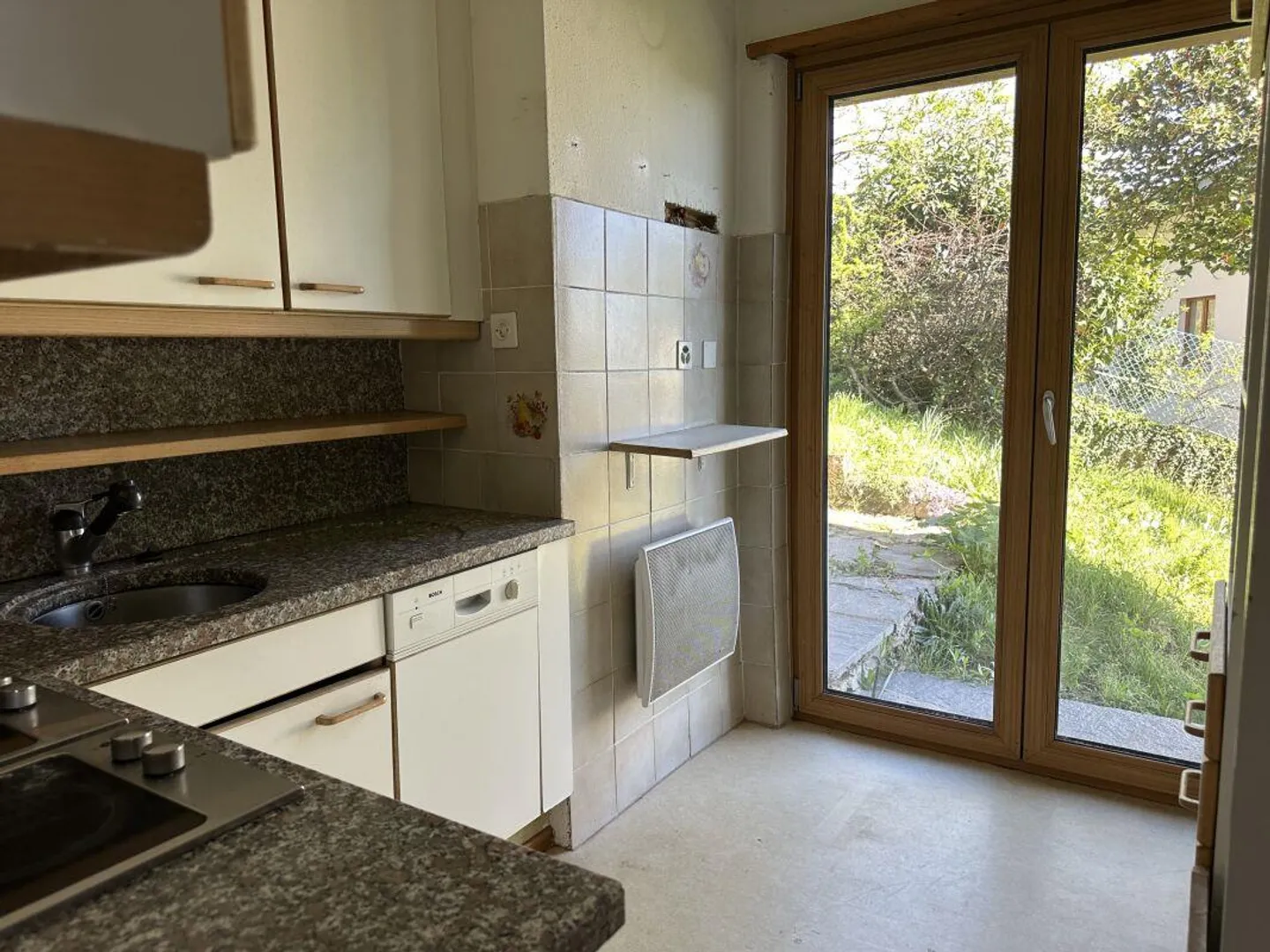 Sagno, Muggio Valley: single-level home with iconic views and a clear value-add story - Photo 7 of 10